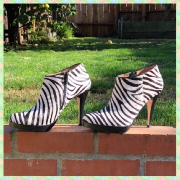 Steve Madden Lipstik 2 Bootiie just lowered 😀 - Picture 2 of 6